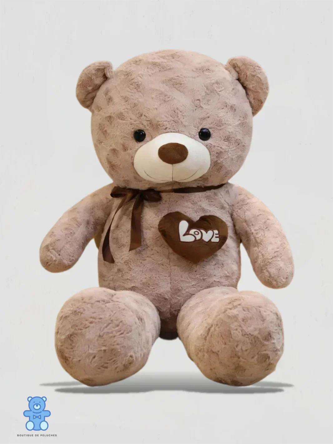 Gros Ours En Peluche Avec Un Cœur